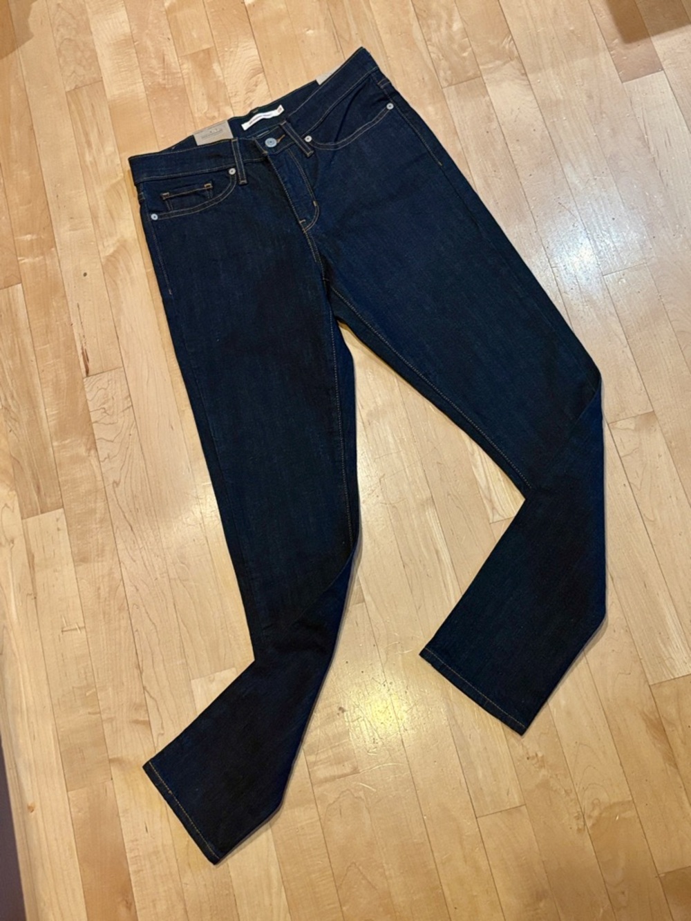 NWT Levi's Women’s 311 Shaping Skinny Jeans - Dark Blue size 28x30 - Picture 3 of 10